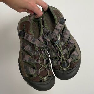 Keen camo army sandals